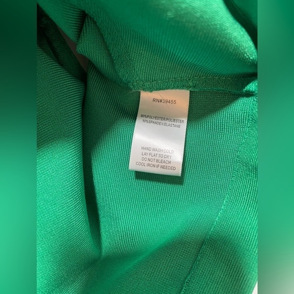 WOW Couture Ruffle Crop Top - Picture 5 of 6